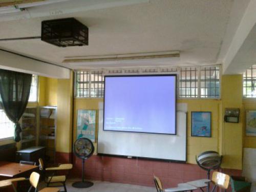 importancia del uso de proyectores en el aula by Obdalys Barrios - Issuu